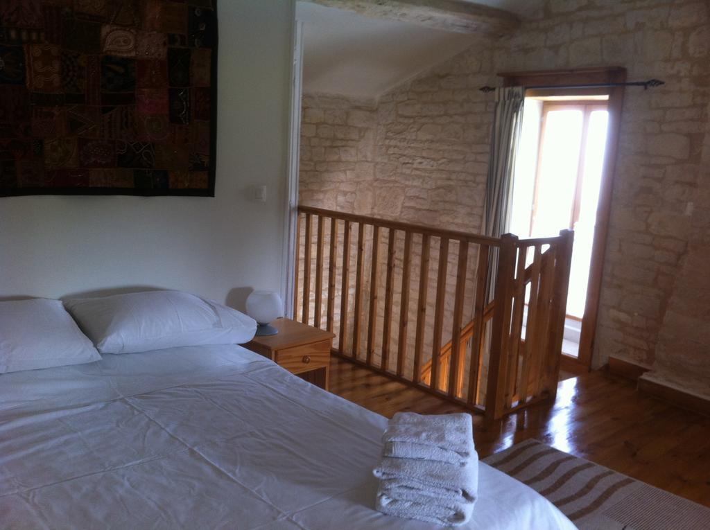 La Petite Maison Crezieres Стая снимка