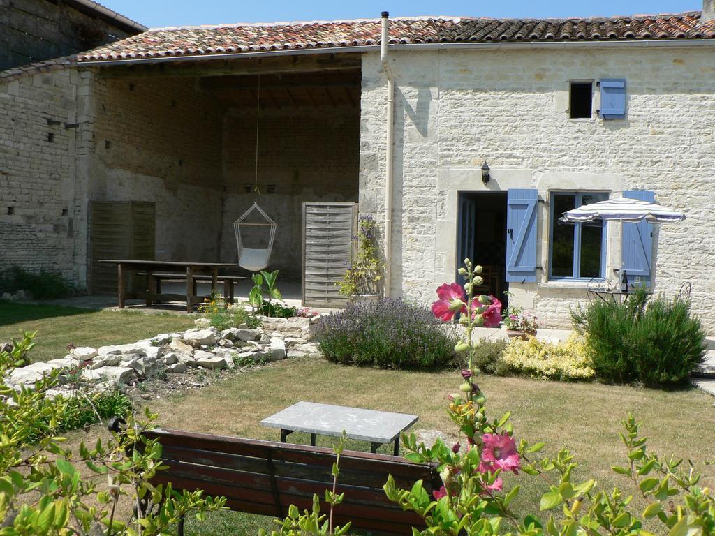 La Petite Maison Crezieres Стая снимка