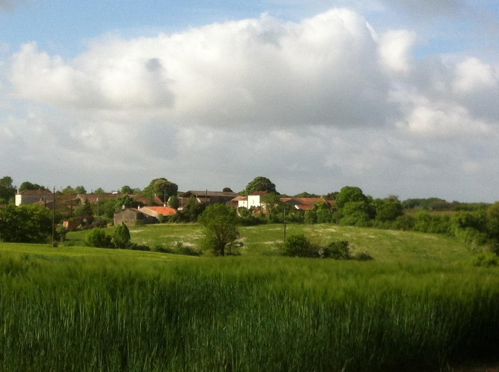 La Petite Maison Crezieres Стая снимка